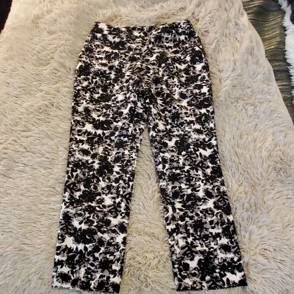NWOT---black, gray & white floral Cynthia pants
